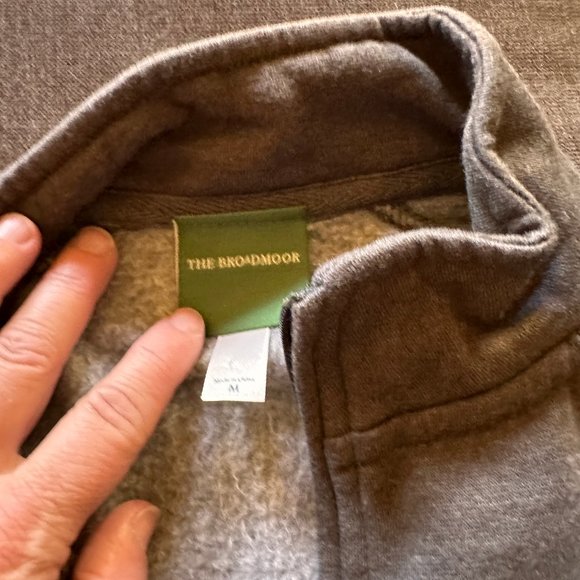 Broadmoor Golden Bee sweatshirt - Picture 2 of 3